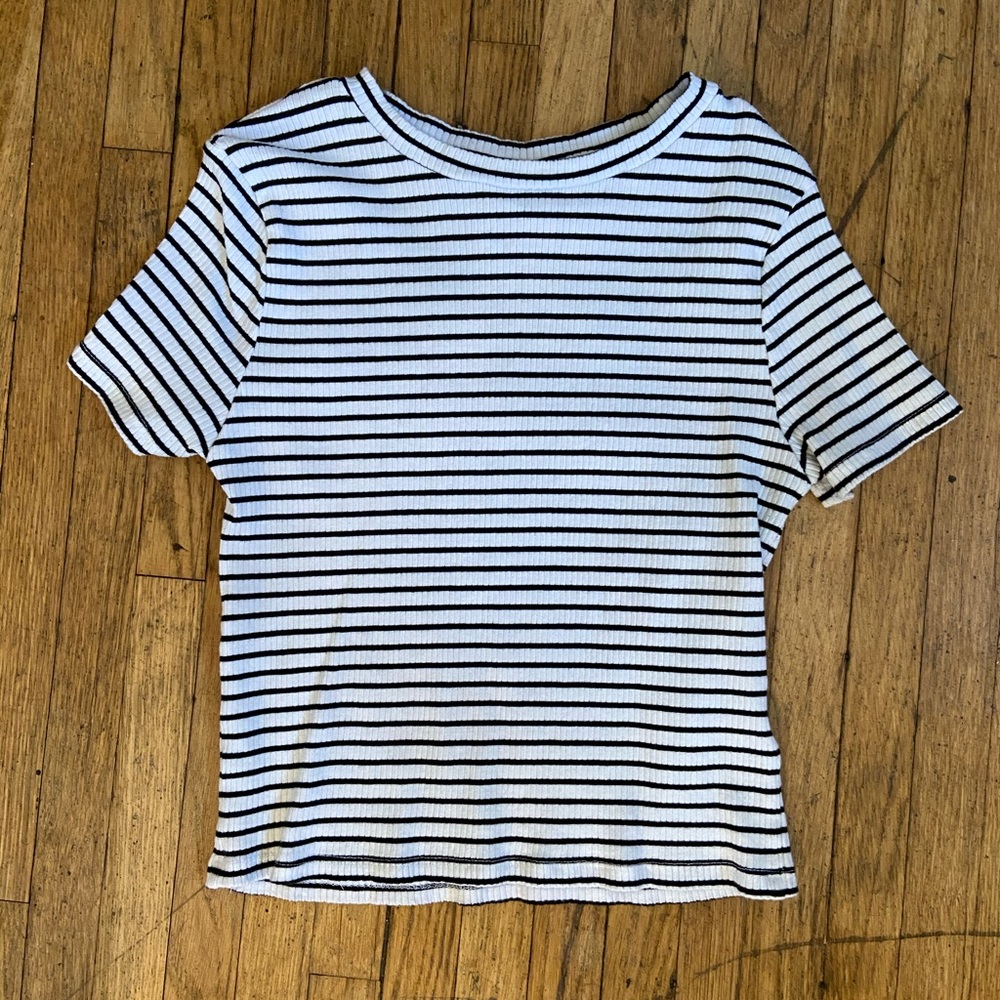 H&M Divided Striped Crop Top